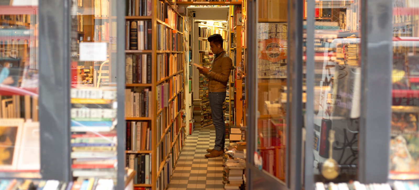 一款找書App可為實體書店延伸多少新商機？ 英國老牌書店Foyles啟動數位化實驗