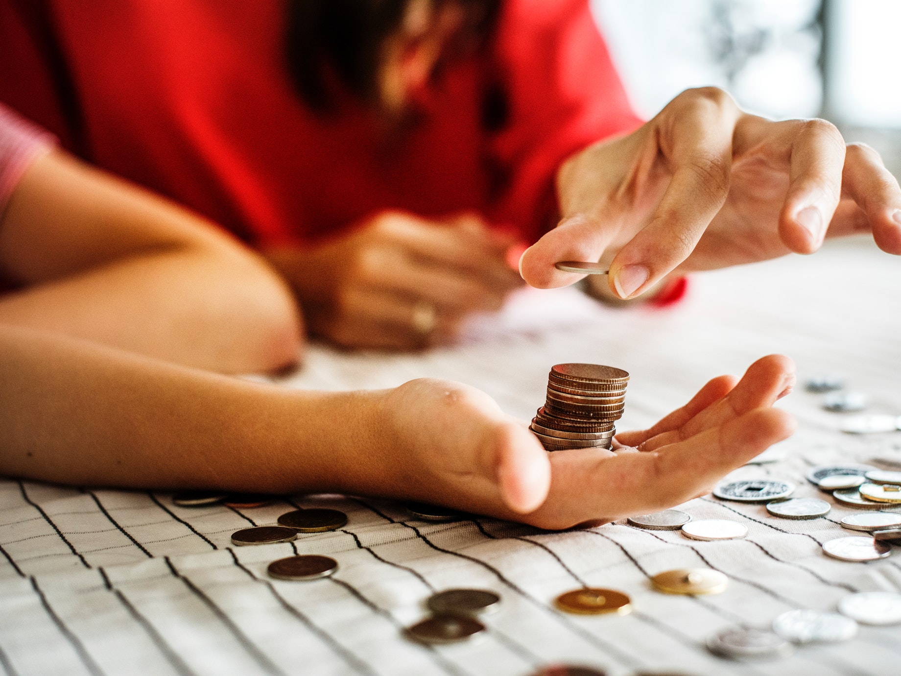 為何總是存不了錢？你應該避免這8種錯誤的金錢觀與習慣